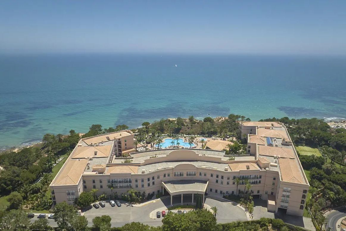 obiekt, teren hotelu, basen