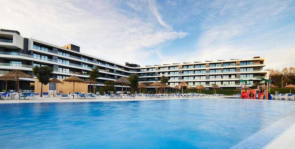 obiekt, teren hotelu, basen