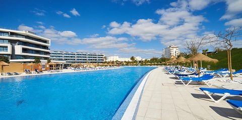 obiekt, teren hotelu, basen