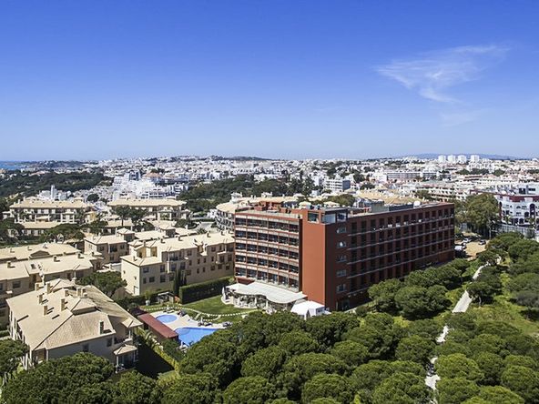 obiekt, teren hotelu