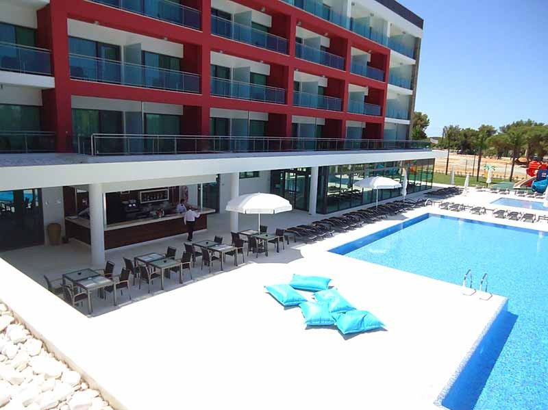 basen, pool bar