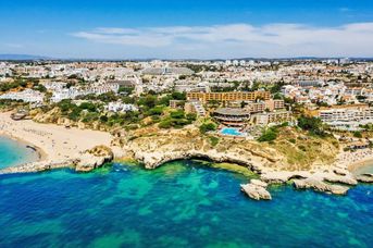 Auramar Beach Resort