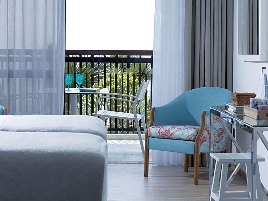 pokój, apartament, balkon / taras, pokój z widokiem na morze