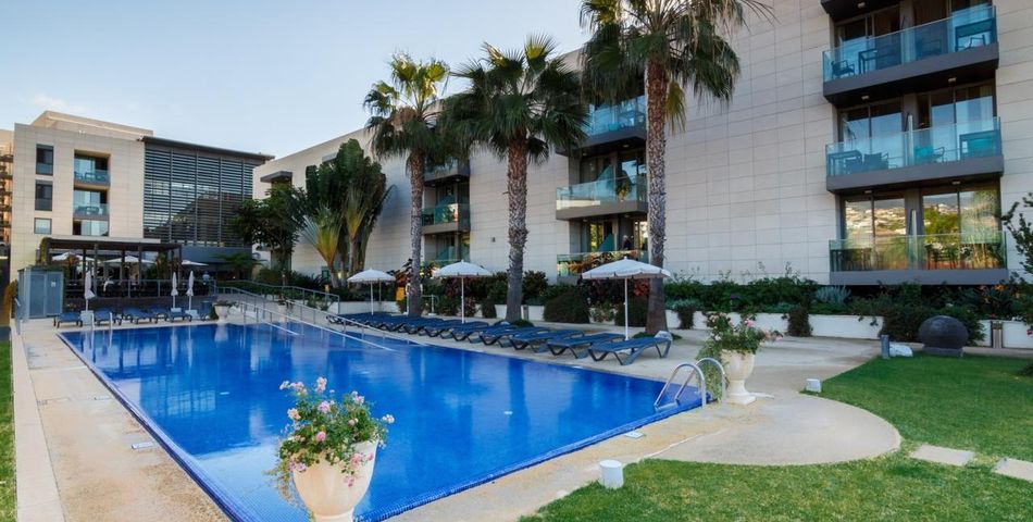 obiekt, teren hotelu, basen