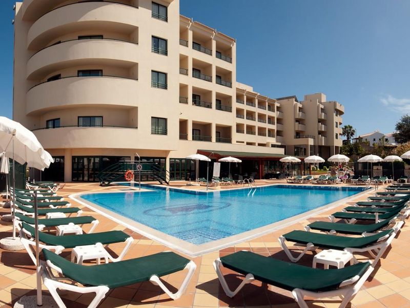 Holiday Inn Algarve Albufeira 4*