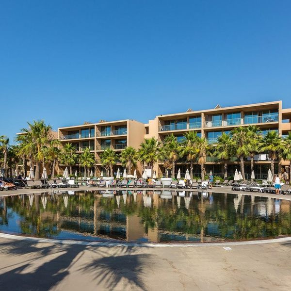 Salgados Palm Village