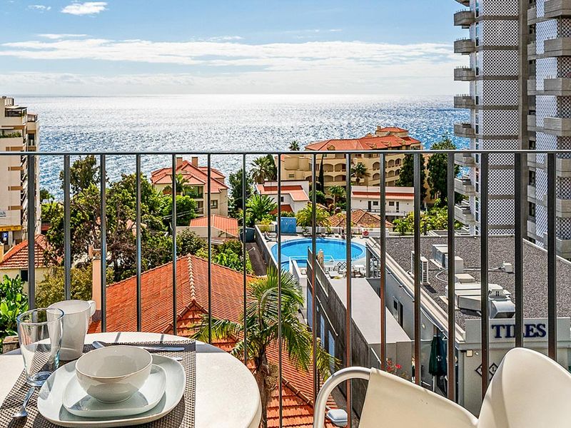 Monumental Plaza by Petit Hotels