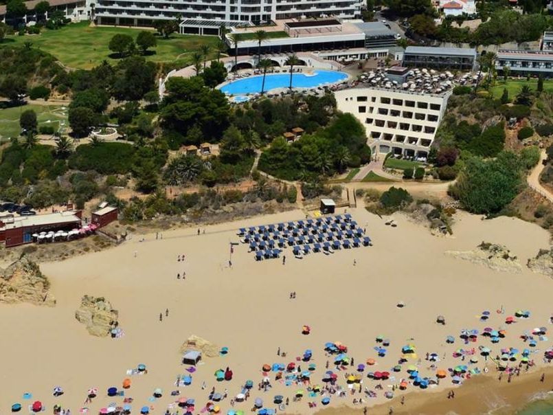 teren hotelu, basen, plaża