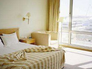 Tryp Oriente