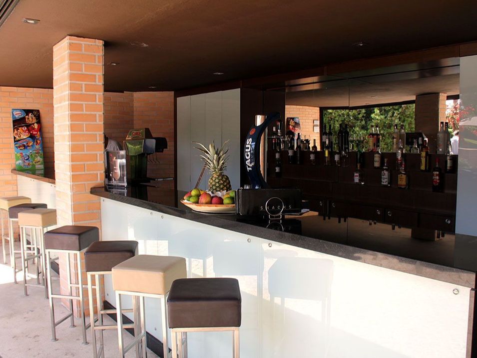 pool bar