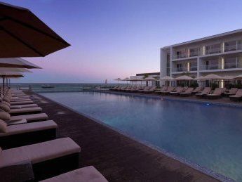 Yellow Lagos Meia Praia 5*