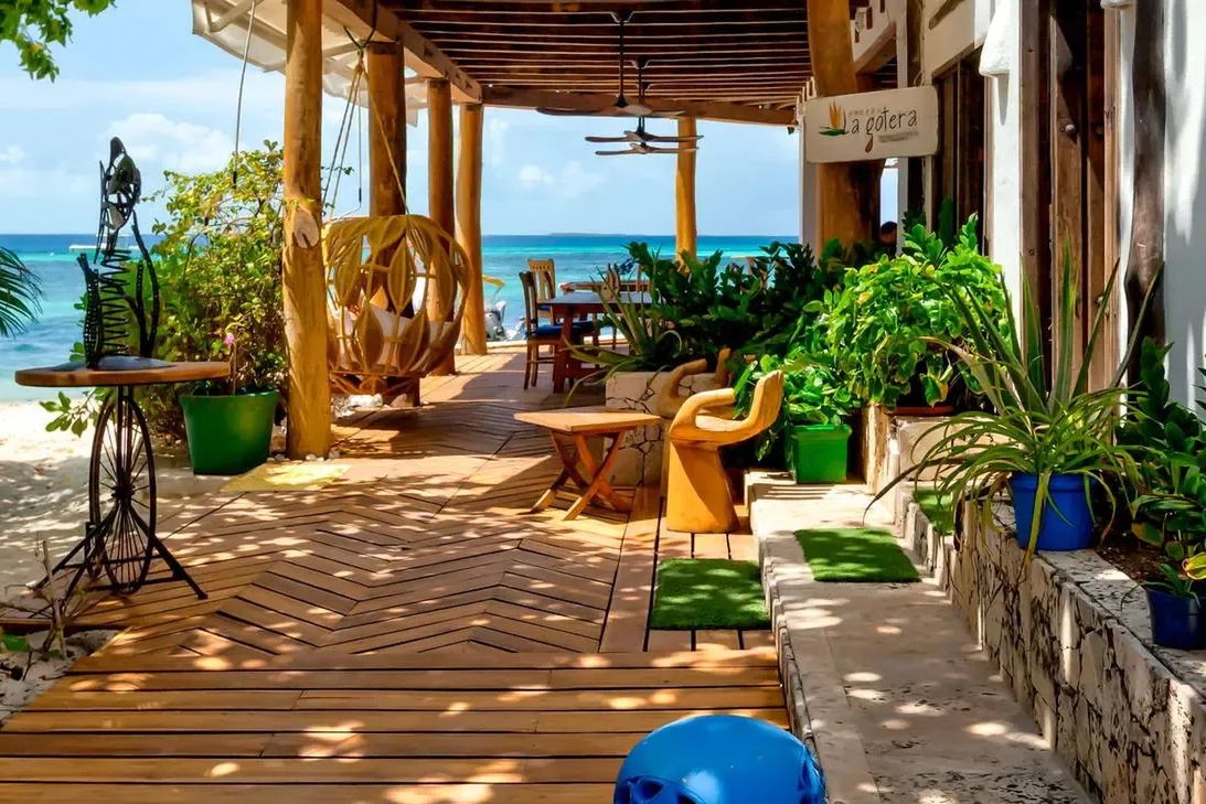 obiekt, teren hotelu