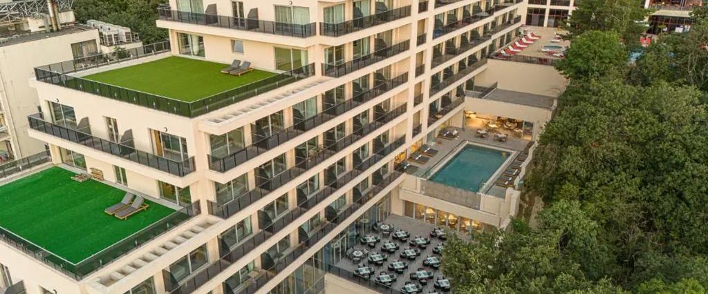 obiekt, teren hotelu, basen