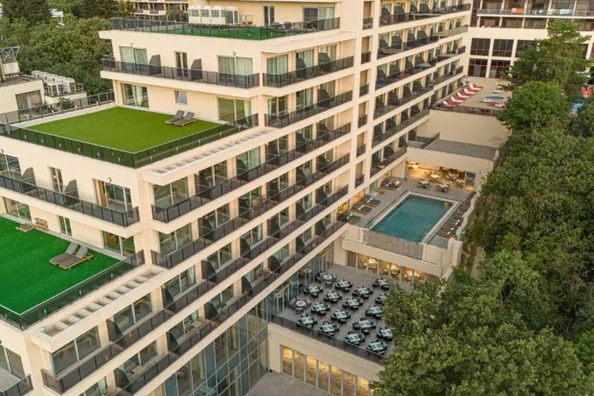 obiekt, teren hotelu, basen
