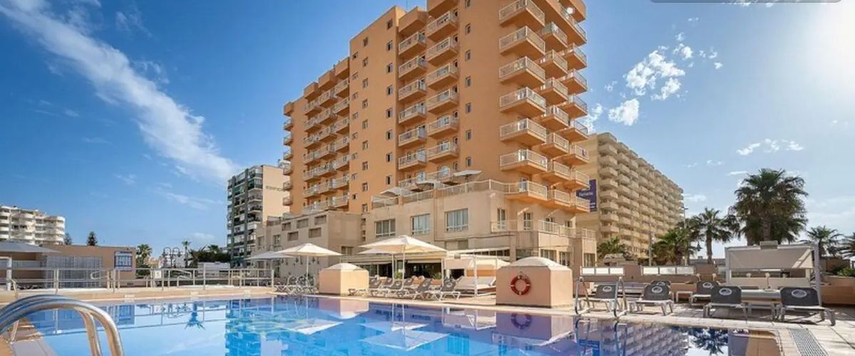 basen, budynek główny