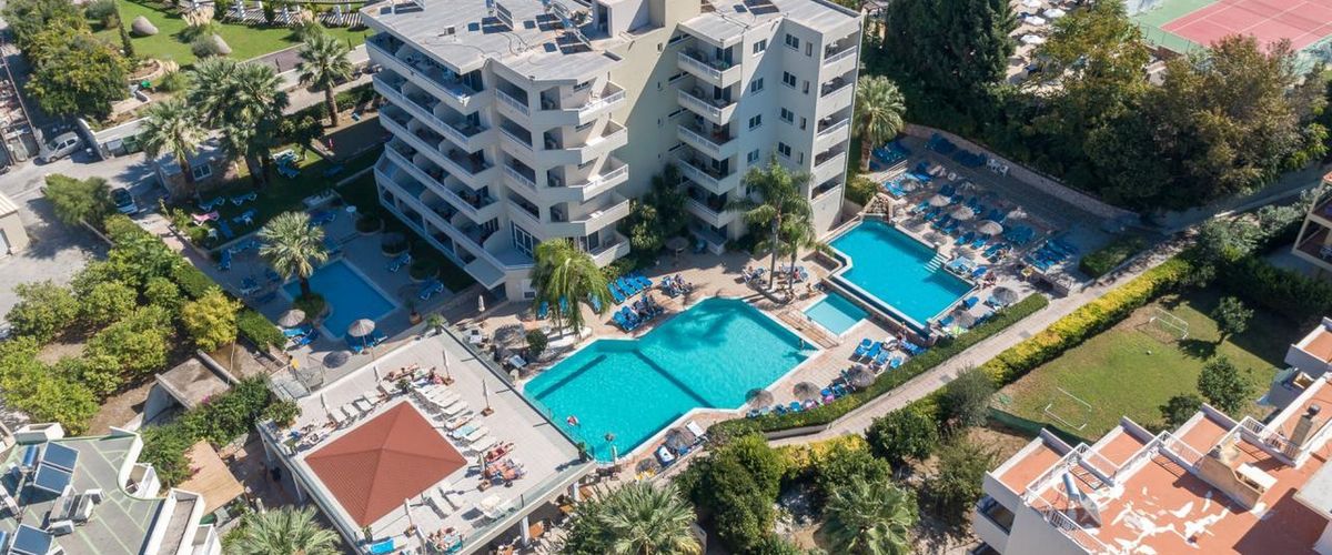 obiekt, teren hotelu, basen