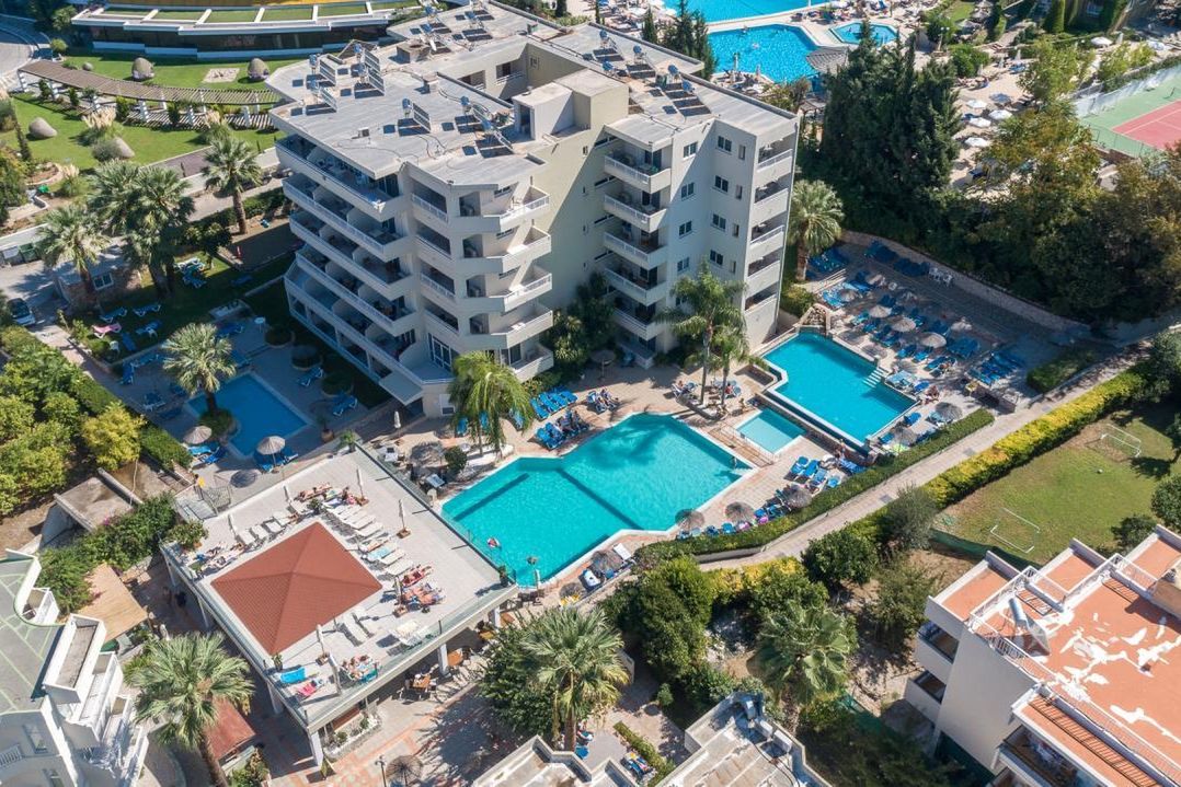 obiekt, teren hotelu, basen