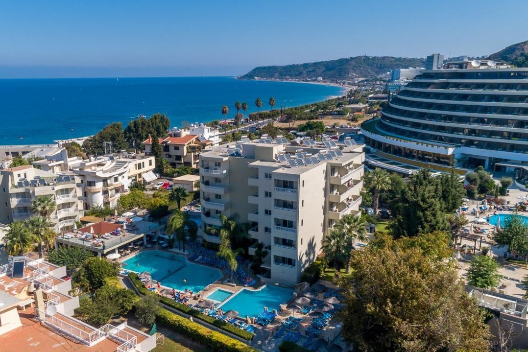 obiekt, teren hotelu, basen