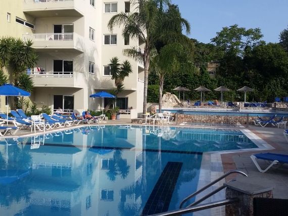 obiekt, teren hotelu, basen