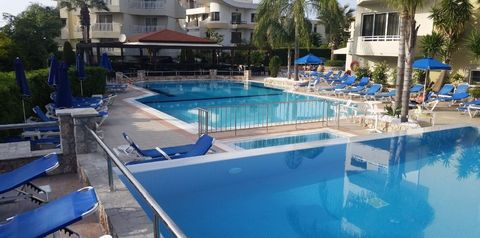 obiekt, teren hotelu, basen