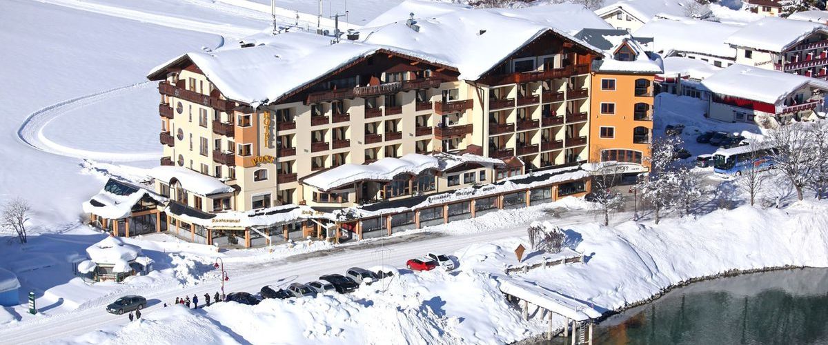 teren hotelu, budynek główny, obiekt