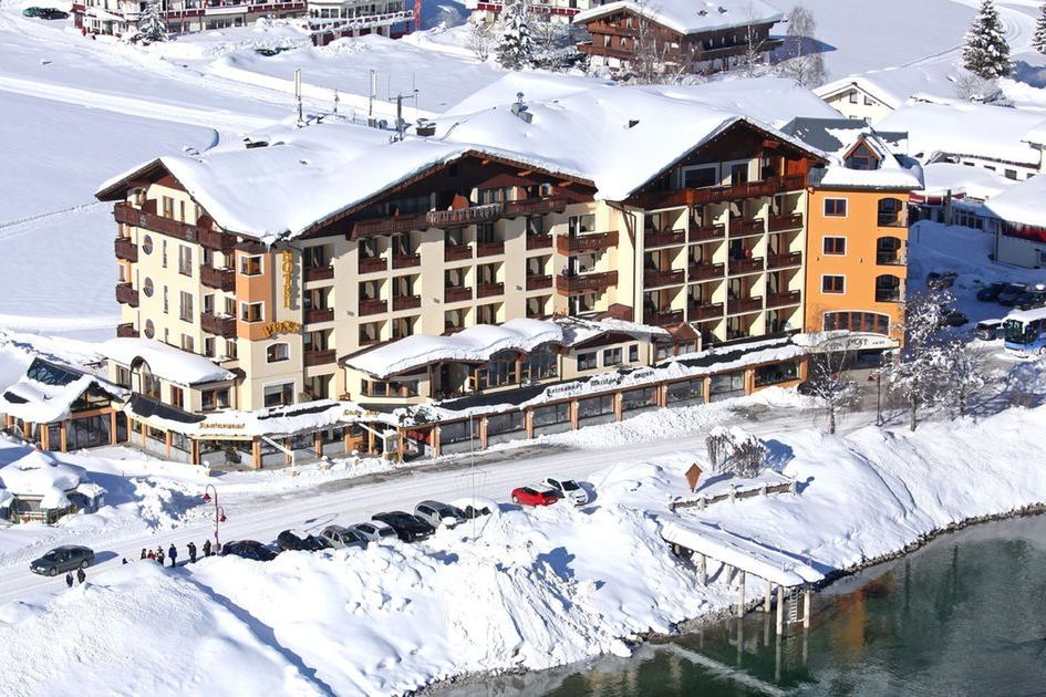 teren hotelu, budynek główny, obiekt