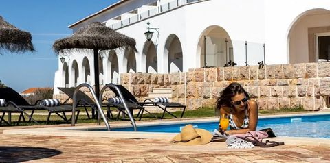 obiekt, teren hotelu, basen