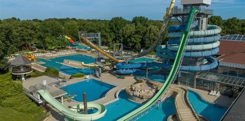 basen, aquapark, zjeżdżalnia
