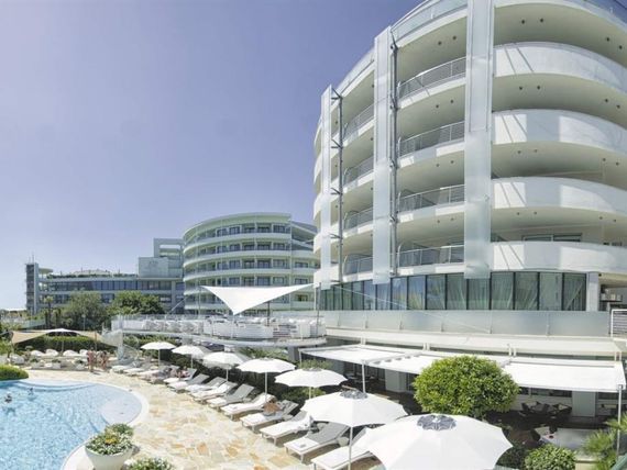 Premier & Suites