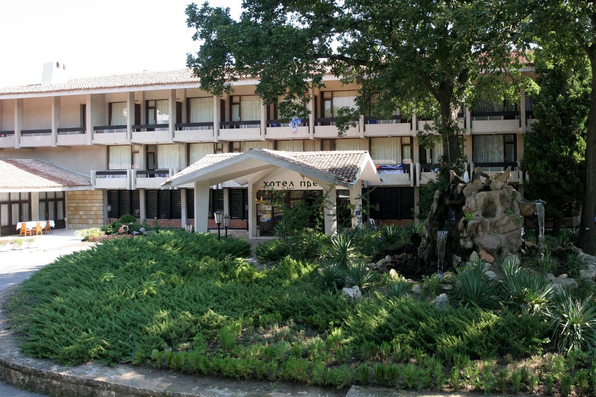 obiekt, budynek główny, teren hotelu