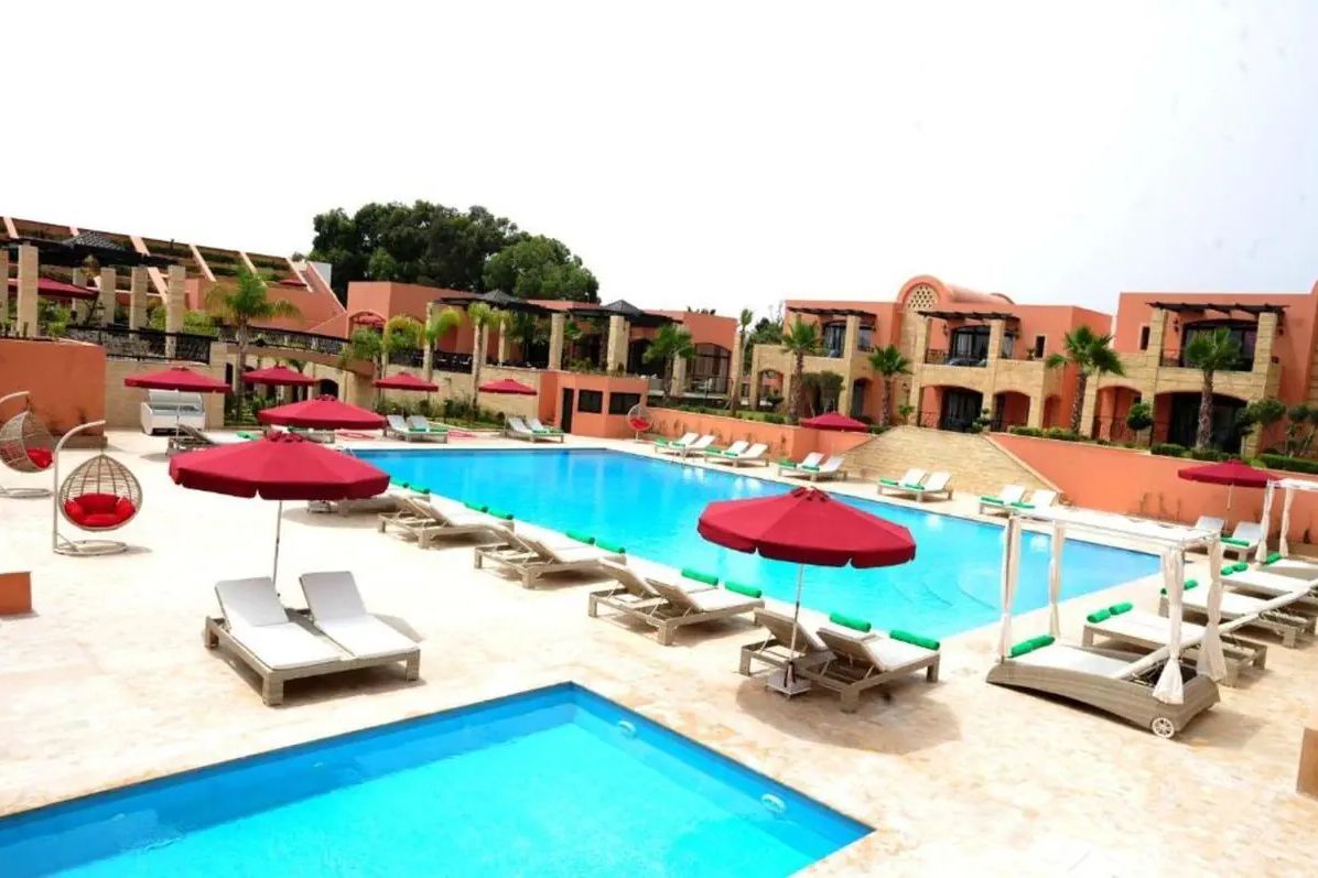 obiekt, teren hotelu, basen