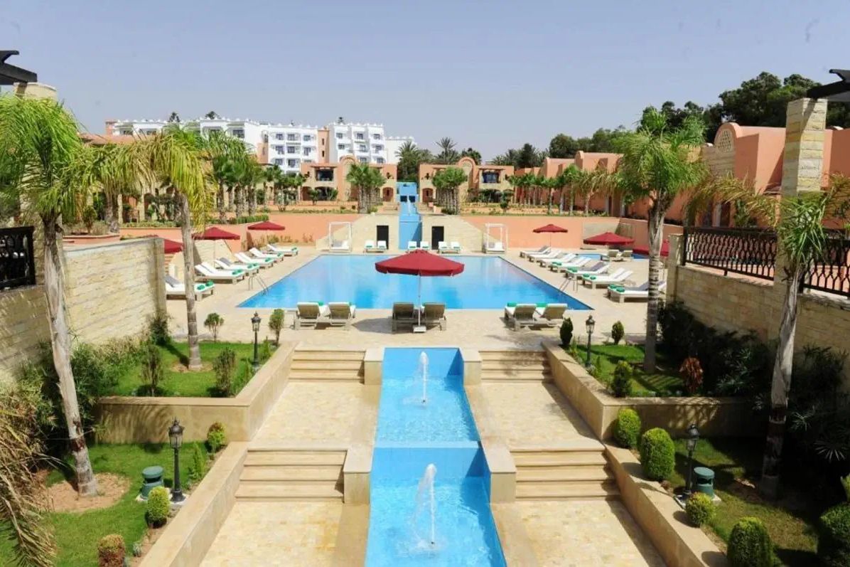 obiekt, teren hotelu, basen