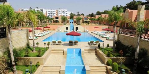 obiekt, teren hotelu, basen