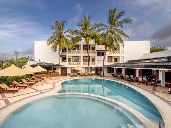 PrideInn Diani - basen hotelowy