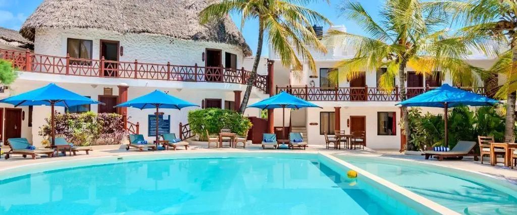 obiekt, teren hotelu, basen