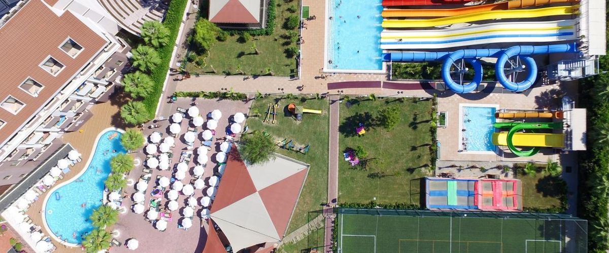 teren hotelu, basen, aquapark