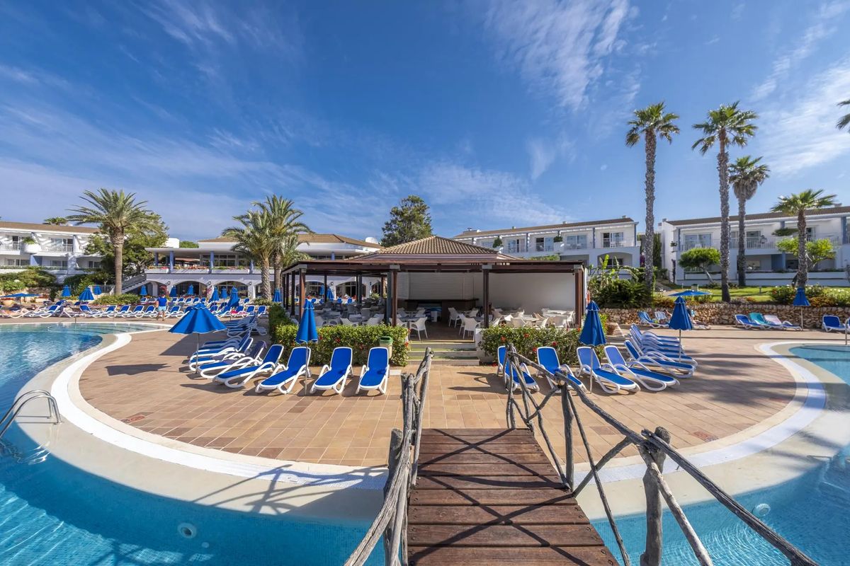 obiekt, teren hotelu, basen