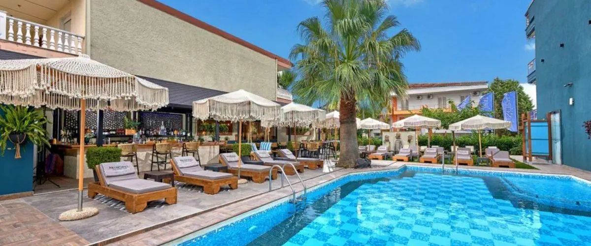 teren hotelu, drink bar, basen