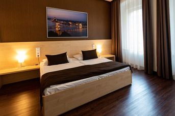 Promenade City Hotel