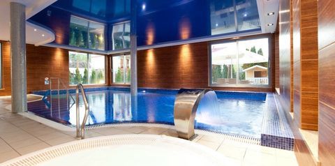 budynek główny, teren hotelu, basen, sport i rekreacja, rozrywka