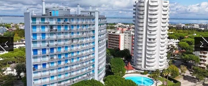 budynek główny, teren hotelu