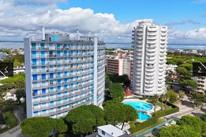 budynek główny, teren hotelu