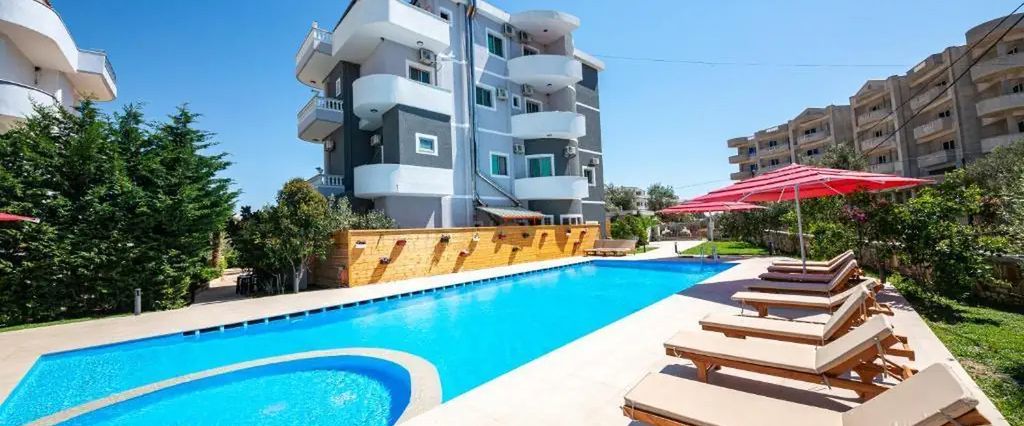 obiekt, teren hotelu, basen