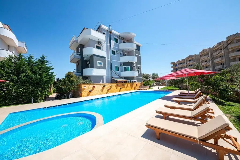 obiekt, teren hotelu, basen