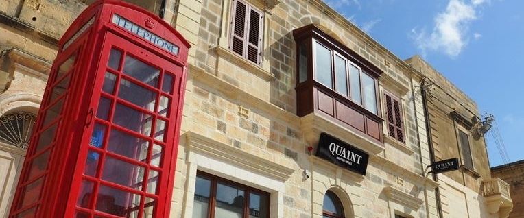 teren hotelu, budynek główny