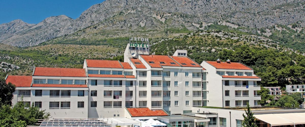 obiekt, teren hotelu