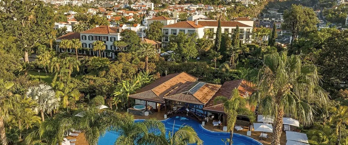 obiekt, teren hotelu, basen
