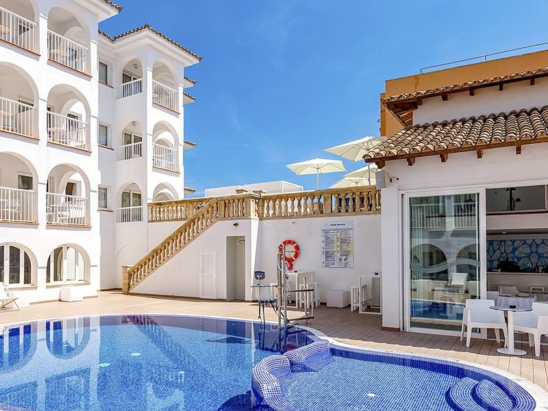 R2 Bahia Cala Ratjada Design