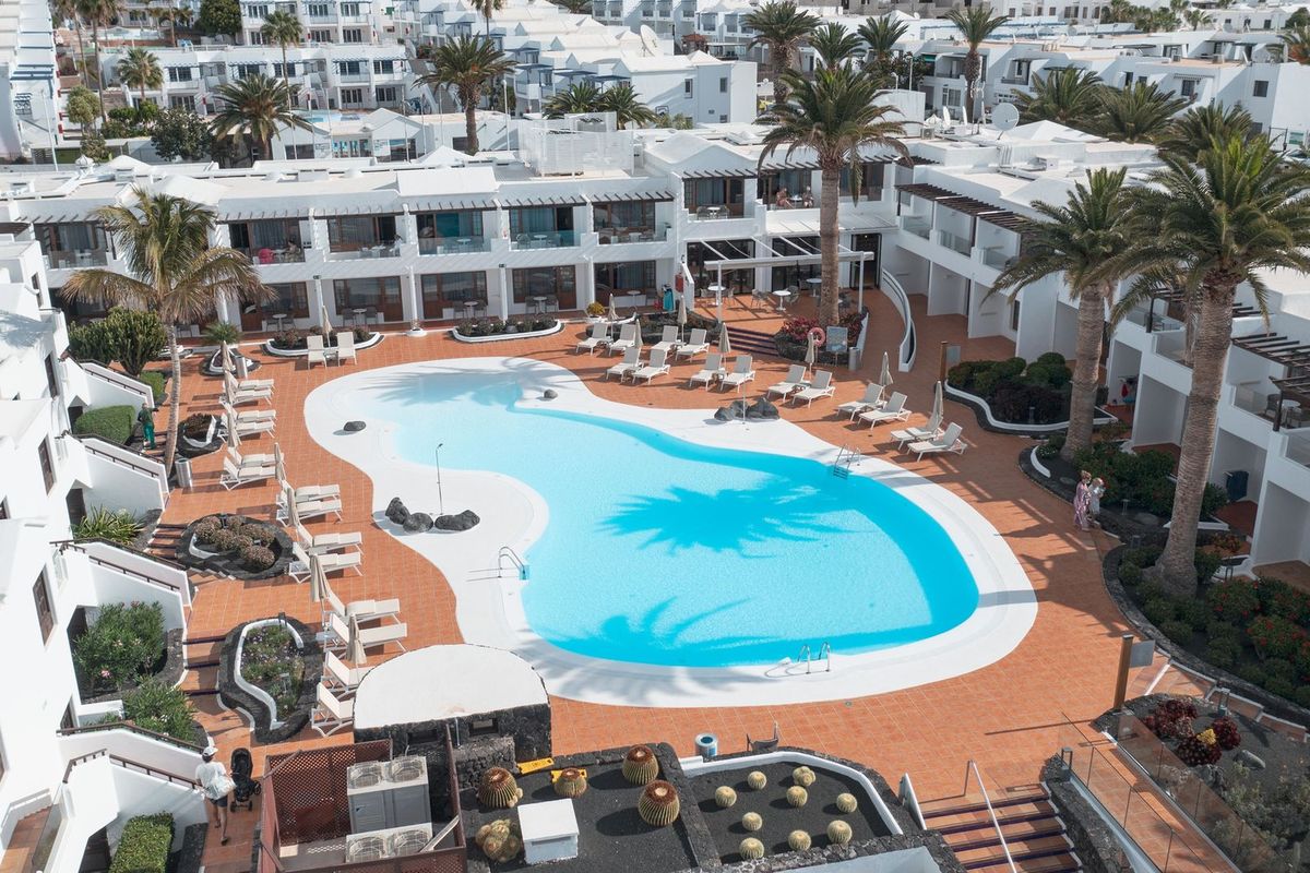 obiekt, teren hotelu, basen