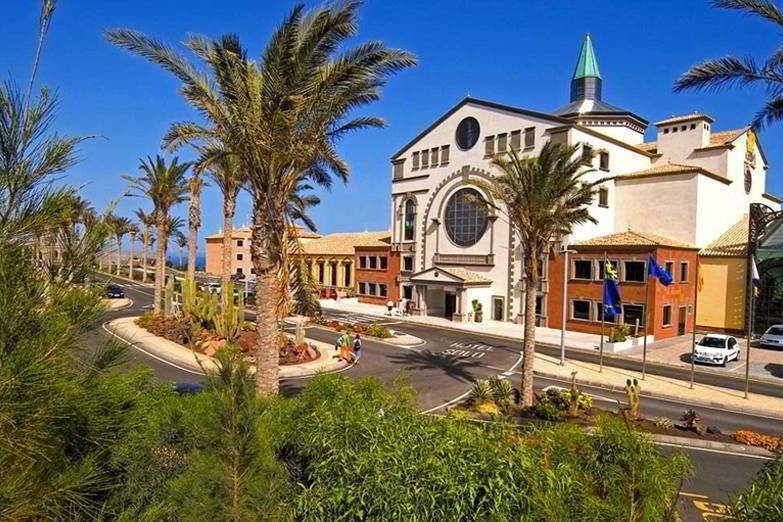 obiekt, budynek główny, teren hotelu